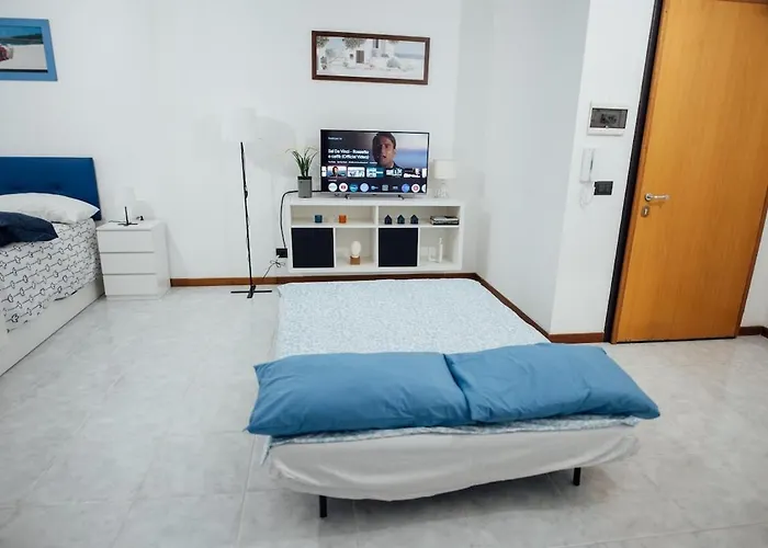 Blue Holidays Daire Bari